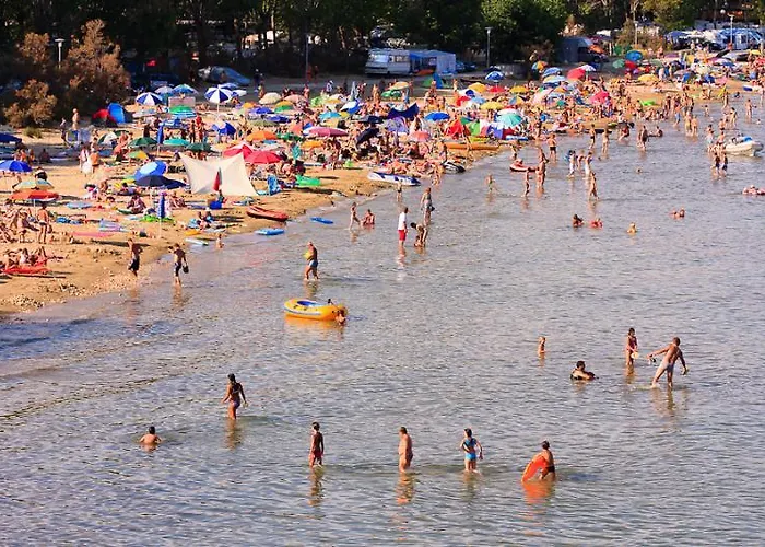 Epario 3* لوبار