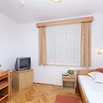 Epario Ξενοδοχείο Lopar