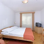 Ξενοδοχείο Epario Lopar