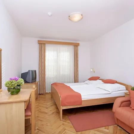 Hotel Epario Lopar