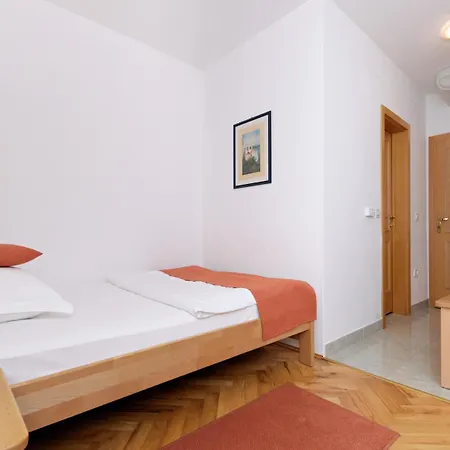 Epario Hotel 3*
