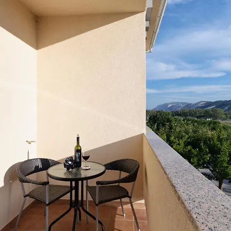 Epario Hotel 3*
