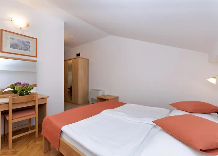 Epario Hotel 3*